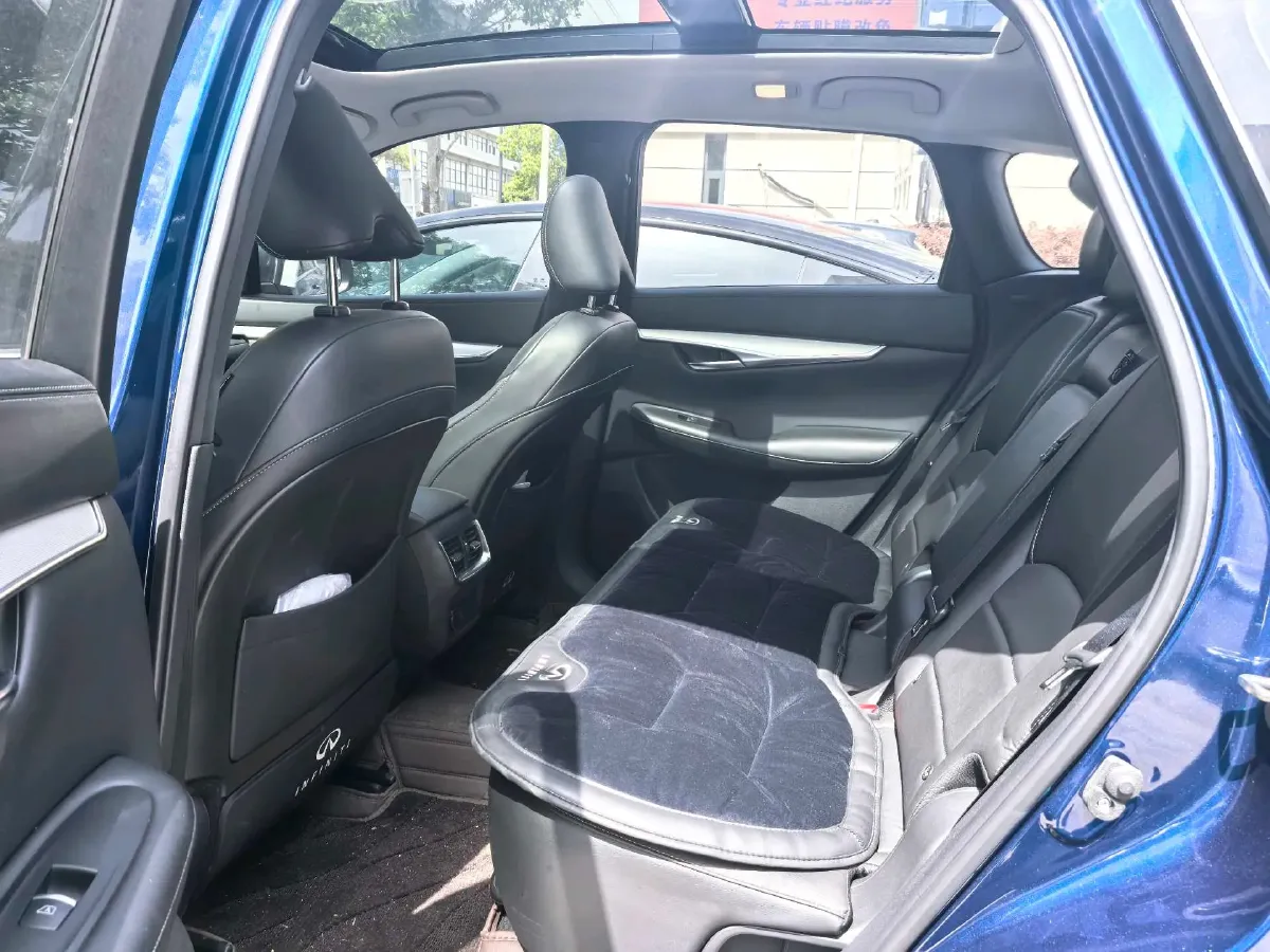 2020 Infiniti QX50 2.0T 245HP L4 CVT,autocango,china used car exporter,china ev exporter,chinese used car exporter,chinese used ev exporter