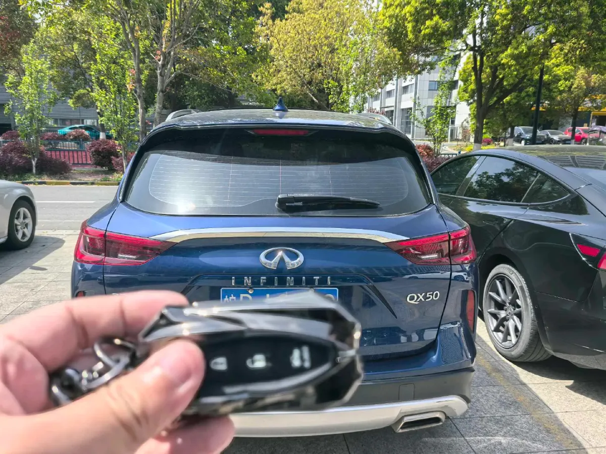 2020 Infiniti QX50 2.0T 245HP L4 CVT,autocango,china used car exporter,china ev exporter,chinese used car exporter,chinese used ev exporter