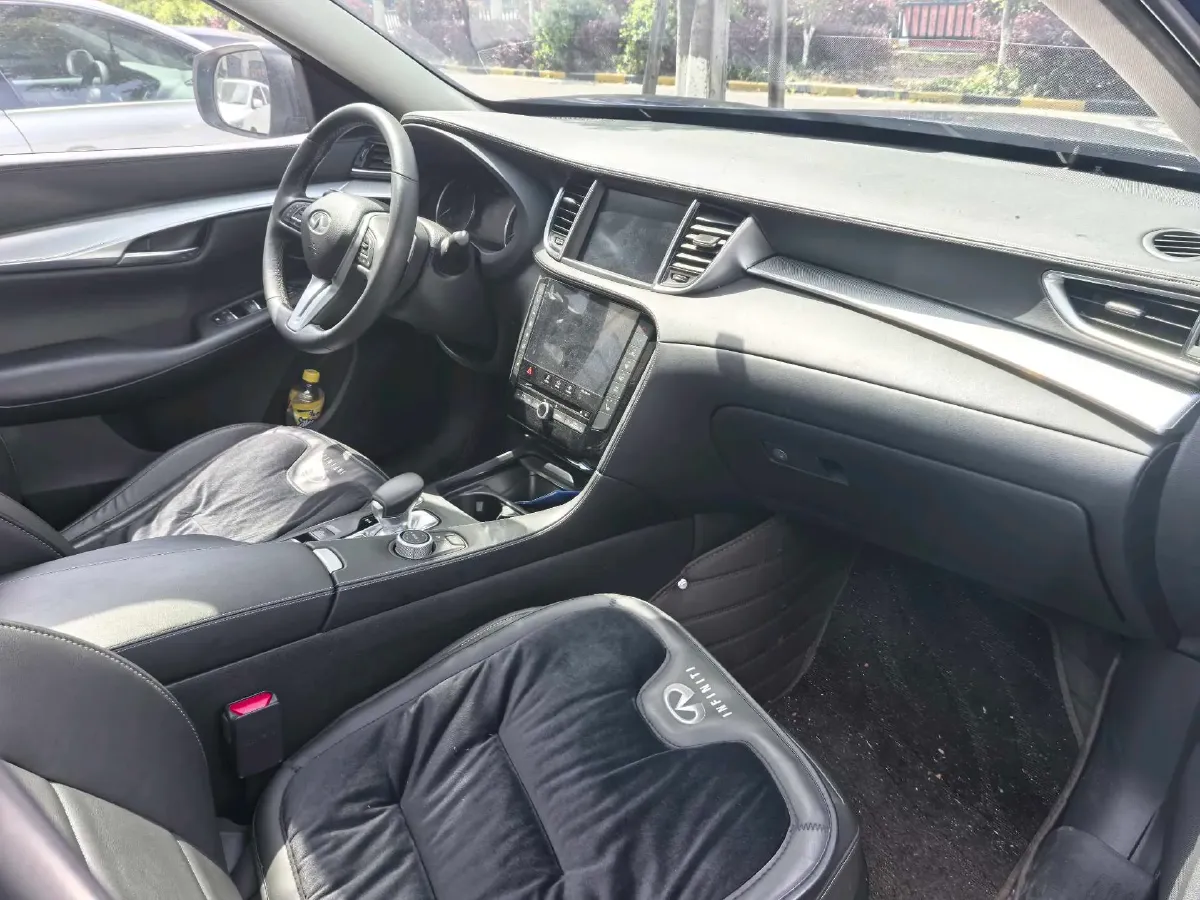 2020 Infiniti QX50 2.0T 245HP L4 CVT,autocango,china used car exporter,china ev exporter,chinese used car exporter,chinese used ev exporter