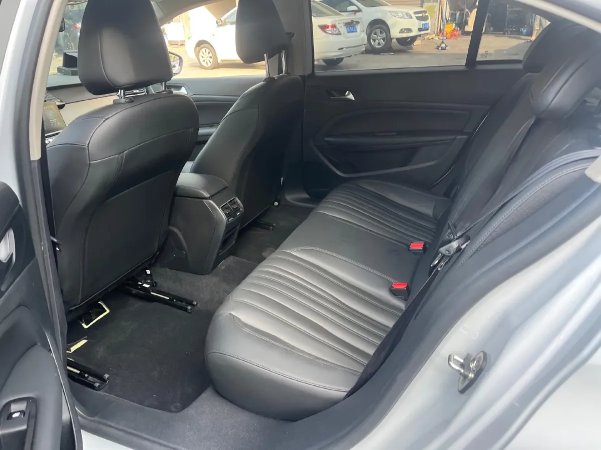 2024 Peugeot 408 1.5T 173HP L4 6AT,autocango,china used car exporter,china ev exporter,chinese used car exporter,chinese used ev exporter