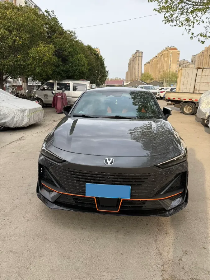 2023 ChangAn UNI-V 1.5T 188HP L4 7DCT,autocango,china used car exporter,china ev exporter,chinese used car exporter,chinese used ev exporter