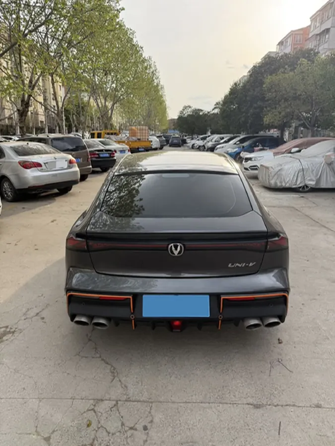 2023 ChangAn UNI-V 1.5T 188HP L4 7DCT,autocango,china used car exporter,china ev exporter,chinese used car exporter,chinese used ev exporter