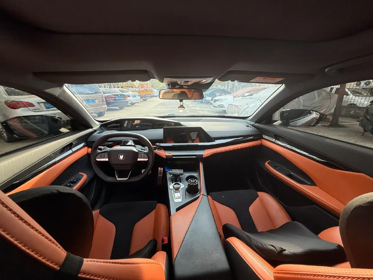 2023 ChangAn UNI-V 1.5T 188HP L4 7DCT,autocango,china used car exporter,china ev exporter,chinese used car exporter,chinese used ev exporter