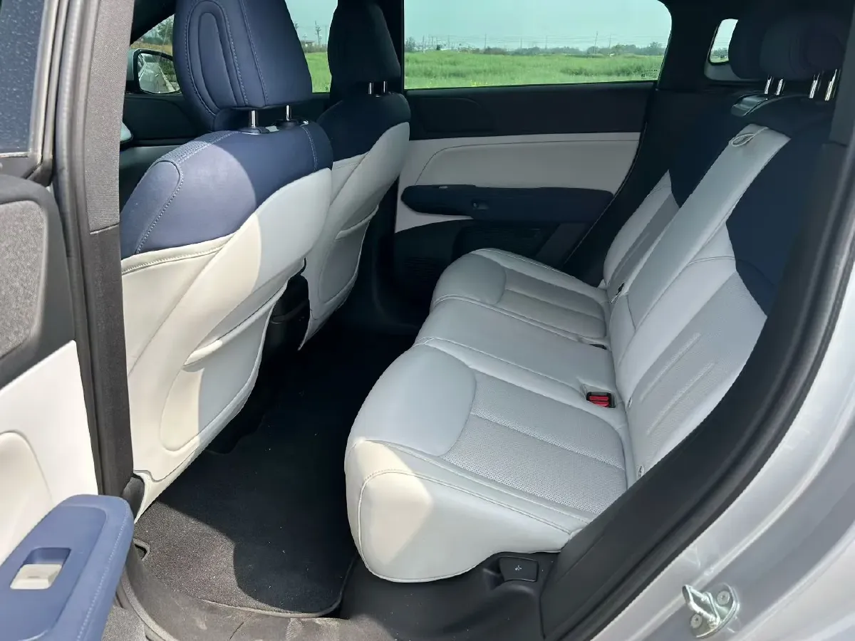 2023 Xpeng G6 BEV 66KWH,autocango,china used car exporter,china ev exporter,chinese used car exporter,chinese used ev exporter