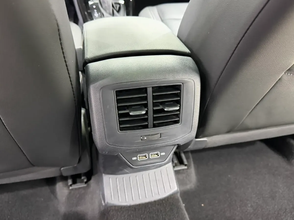 2022 Volkswagen T-Roc 1.4T 150HP L4 7DCT,autocango,china used car exporter,china ev exporter,chinese used car exporter,chinese used ev exporter