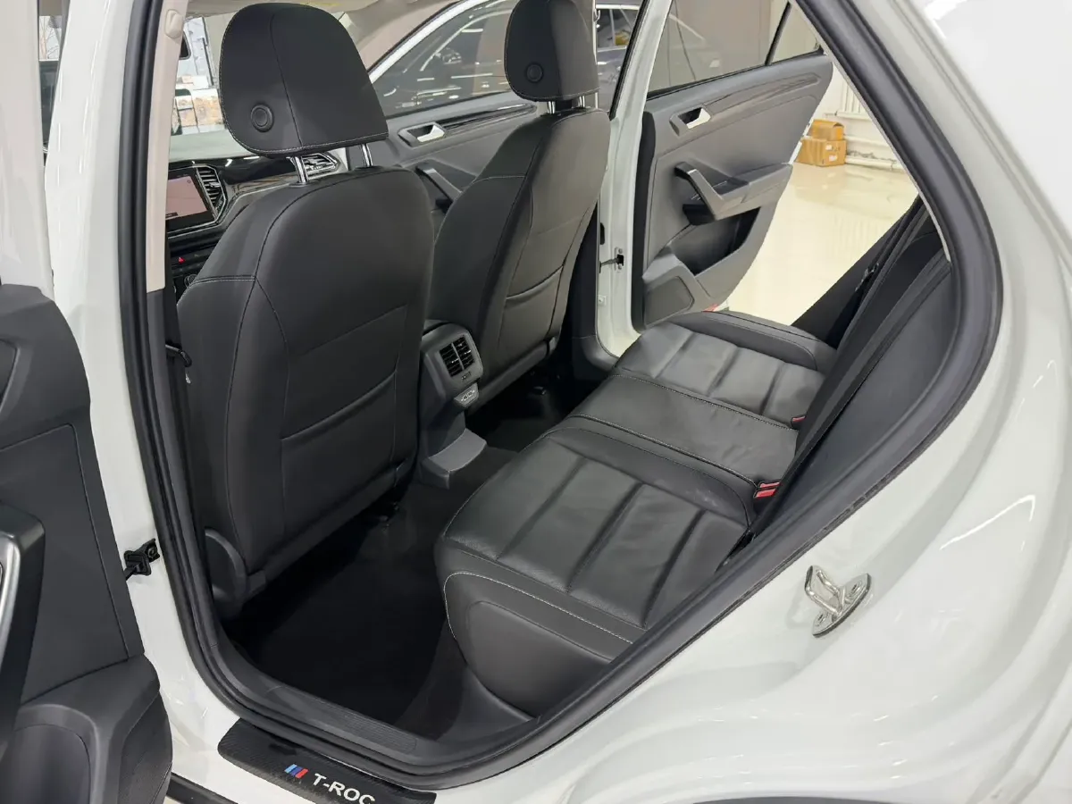 2022 Volkswagen T-Roc 1.4T 150HP L4 7DCT,autocango,china used car exporter,china ev exporter,chinese used car exporter,chinese used ev exporter