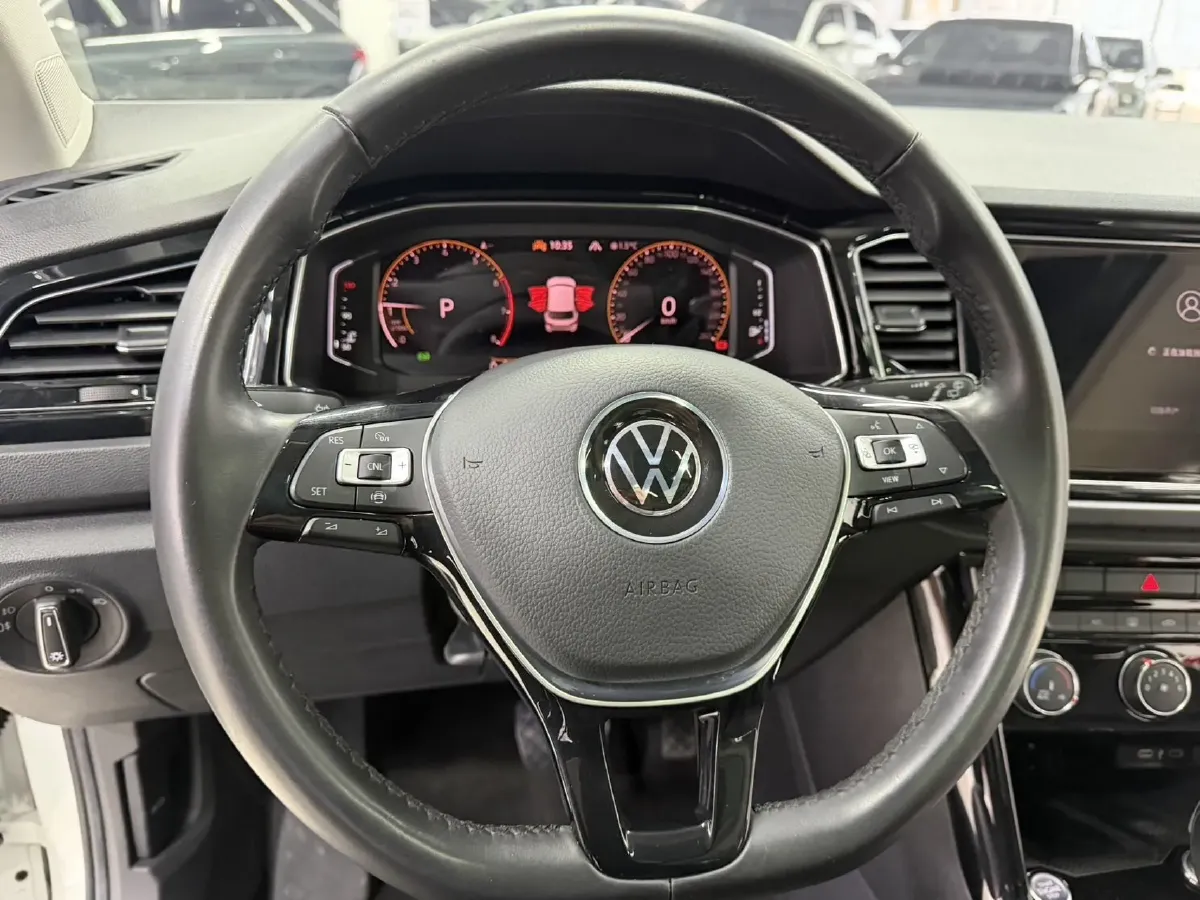 2022 Volkswagen T-Roc 1.4T 150HP L4 7DCT,autocango,china used car exporter,china ev exporter,chinese used car exporter,chinese used ev exporter