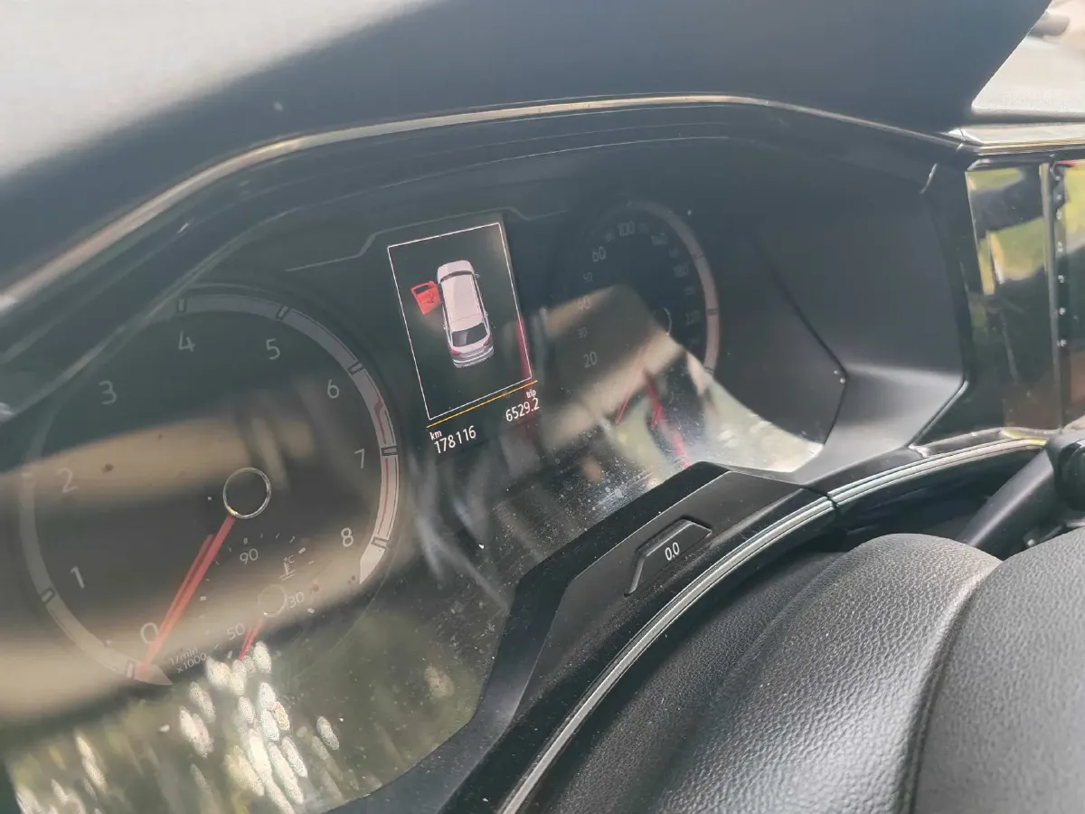 2019 MINI CLUBMAN 1.5T 102HP L3 6AT,autocango,china used car exporter,china ev exporter,chinese used car exporter,chinese used ev exporter