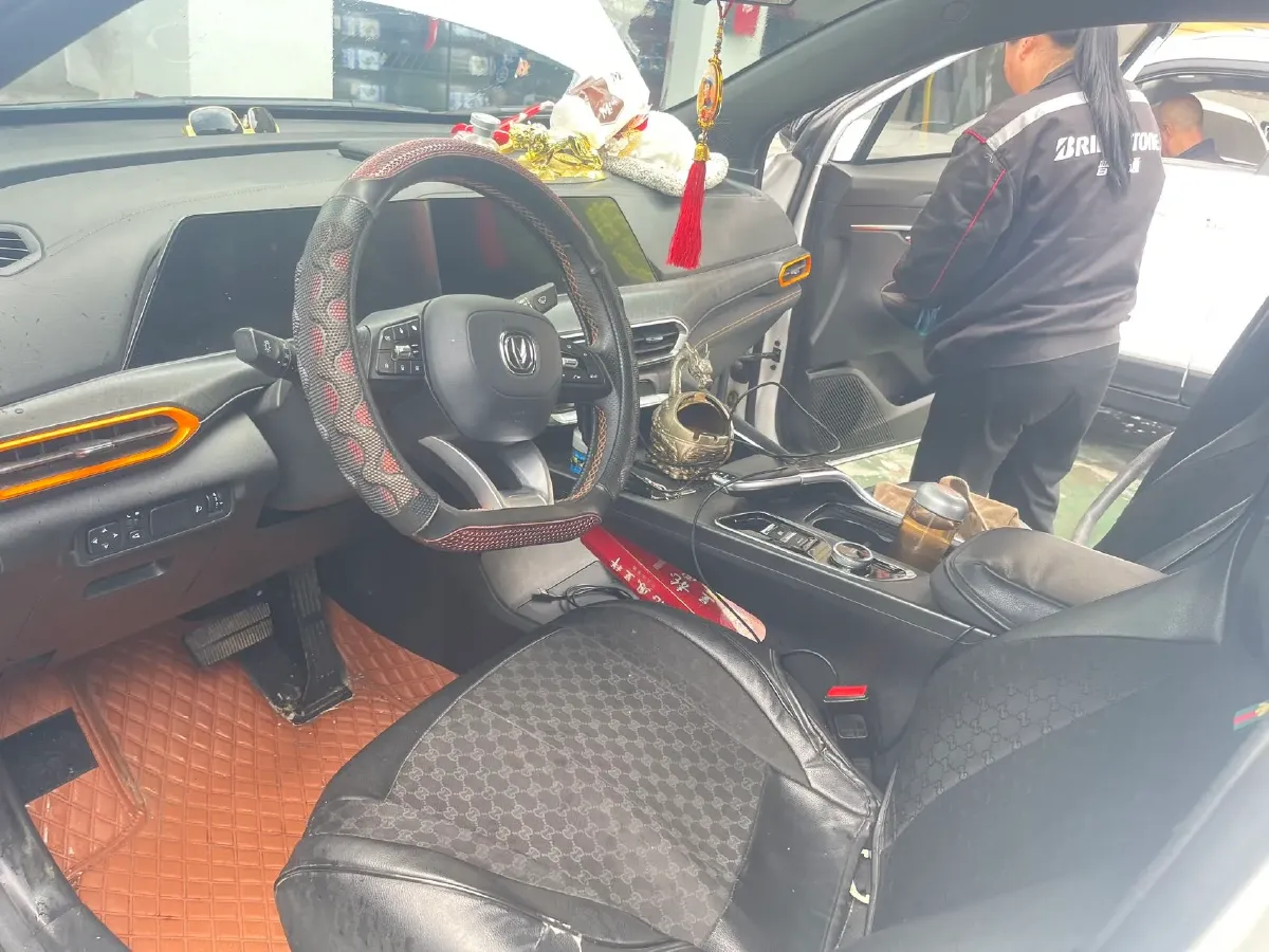 2022 ChangAn UNI-T 1.5T 188HP L4 7DCT,autocango,china used car exporter,china ev exporter,chinese used car exporter,chinese used ev exporter