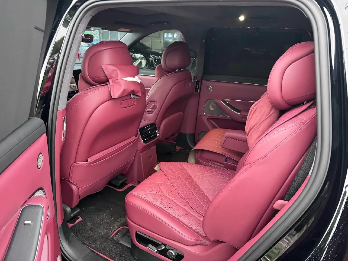 2025 AITO AITO M8 REEV 160HP REEV 53.4KWH,autocango,china used car exporter,china ev exporter,chinese used car exporter,chinese used ev exporter