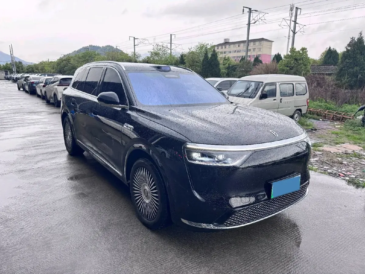 2025 AITO AITO M8 REEV 160HP REEV 53.4KWH,autocango,china used car exporter,china ev exporter,chinese used car exporter,chinese used ev exporter