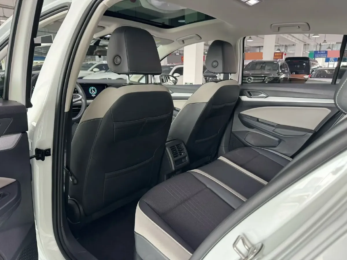 2021 Volkswagen Golf 1.4T 150HP L4 7DCT,autocango,china used car exporter,china ev exporter,chinese used car exporter,chinese used ev exporter