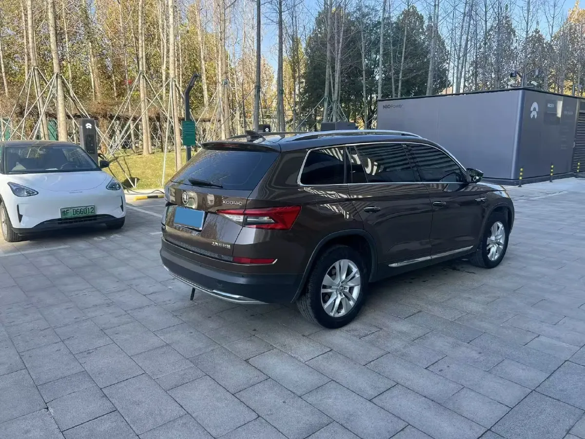 2017 Skoda Kodiak 1.8T 180HP L4 7DCT,autocango,china used car exporter,china ev exporter,chinese used car exporter,chinese used ev exporter