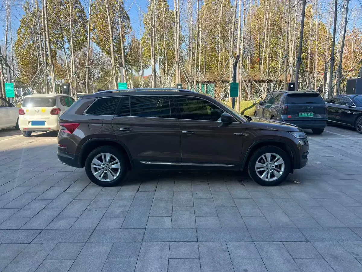 2017 Skoda Kodiak 1.8T 180HP L4 7DCT,autocango,china used car exporter,china ev exporter,chinese used car exporter,chinese used ev exporter