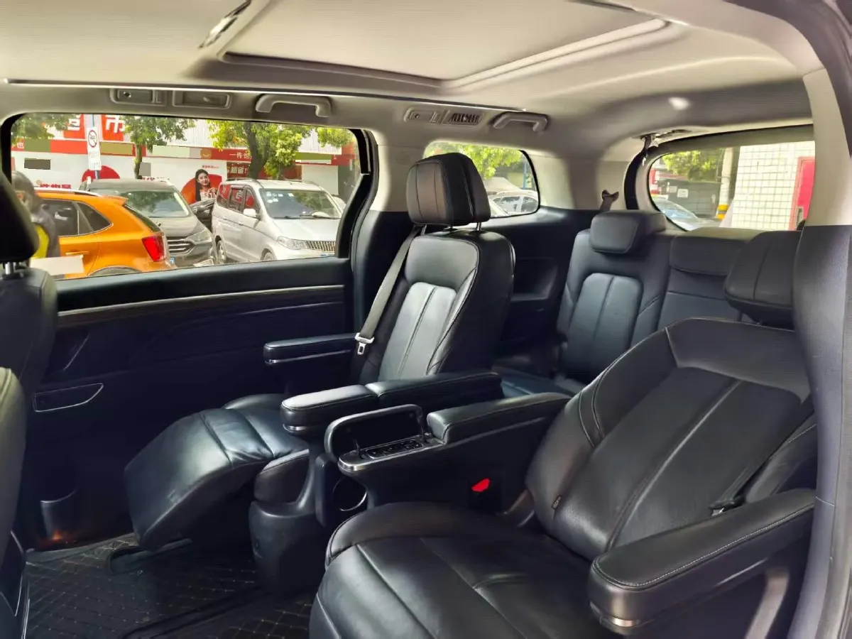 2021 GAC Trumpchi M8 2.0T 252HP L4 8AT,autocango,china used car exporter,china ev exporter,chinese used car exporter,chinese used ev exporter