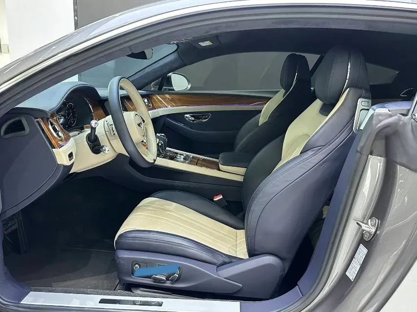 2021 Bentley Continental 6.0T 635HP W12 8DCT,autocango,china used car exporter,china ev exporter,chinese used car exporter,chinese used ev exporter