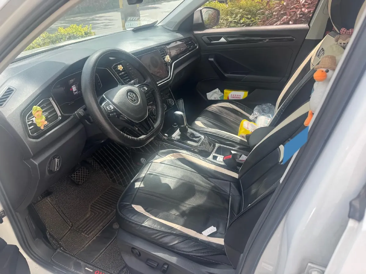 2022 Volkswagen T-Roc 1.4T 150HP L4 7DCT,autocango,china used car exporter,china ev exporter,chinese used car exporter,chinese used ev exporter