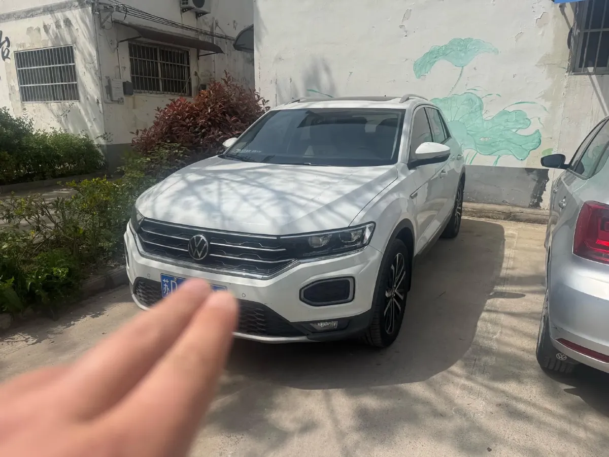 2022 Volkswagen T-Roc 1.4T 150HP L4 7DCT,autocango,china used car exporter,china ev exporter,chinese used car exporter,chinese used ev exporter