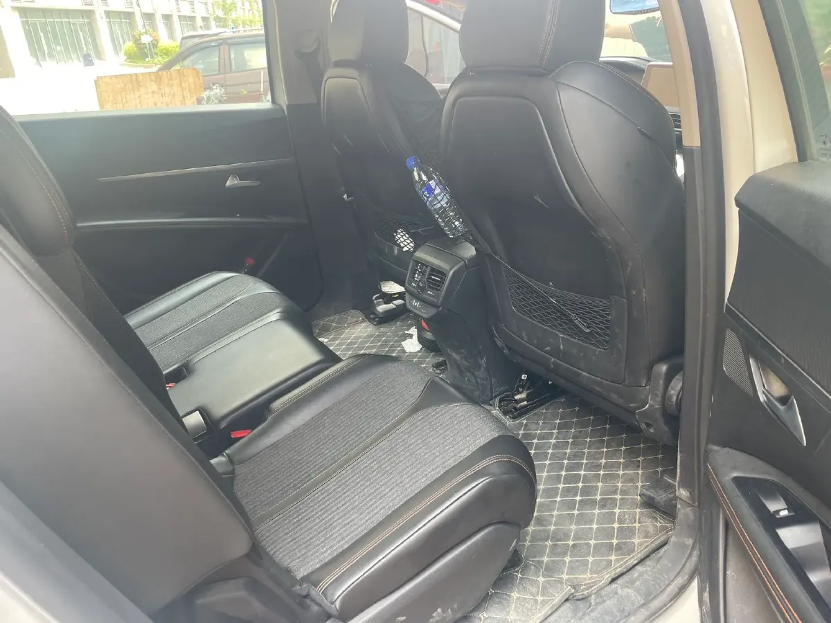 2019 Peugeot 5008 1.8T 204HP L4 6AT,autocango,china used car exporter,china ev exporter,chinese used car exporter,chinese used ev exporter