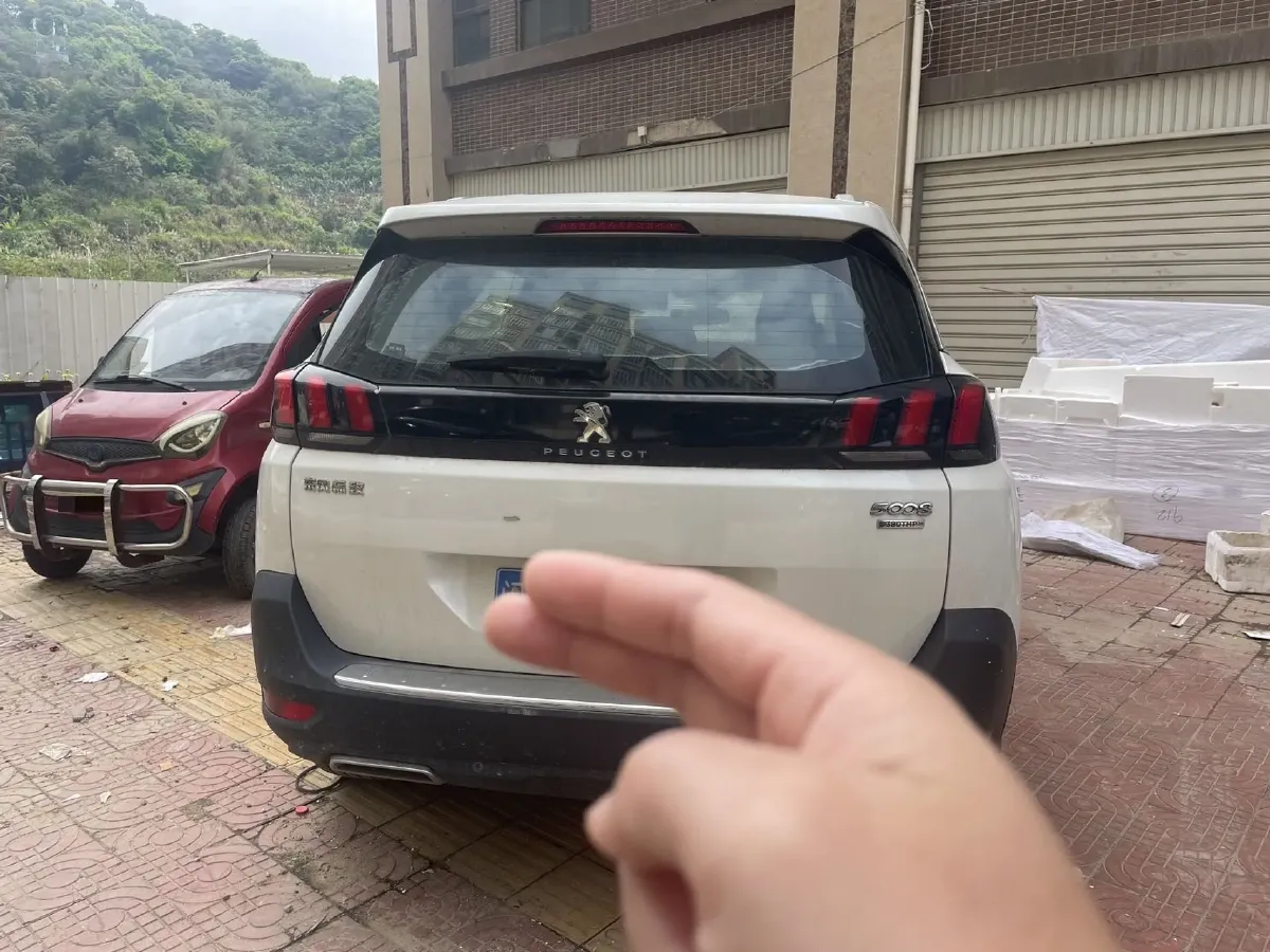 2019 Peugeot 5008 1.8T 204HP L4 6AT,autocango,china used car exporter,china ev exporter,chinese used car exporter,chinese used ev exporter