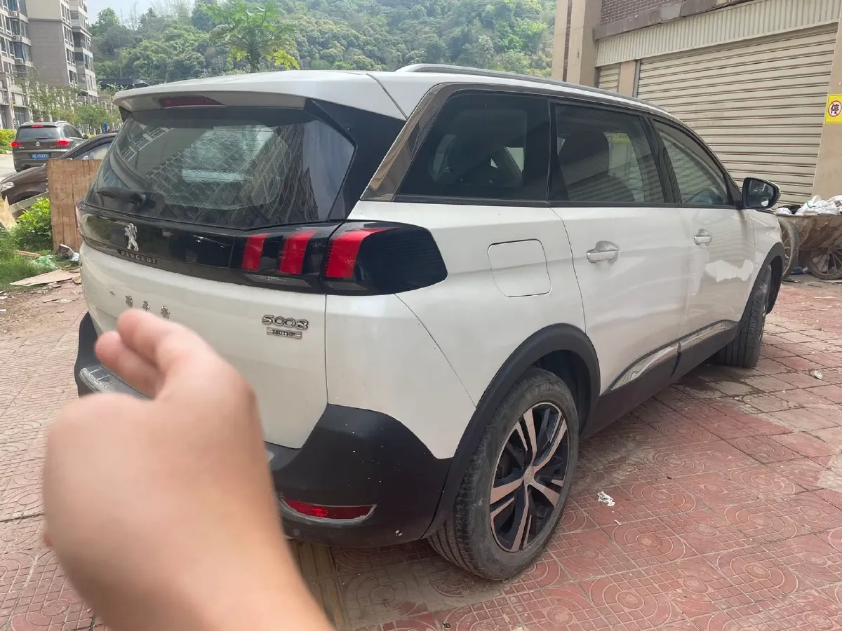 2019 Peugeot 5008 1.8T 204HP L4 6AT,autocango,china used car exporter,china ev exporter,chinese used car exporter,chinese used ev exporter