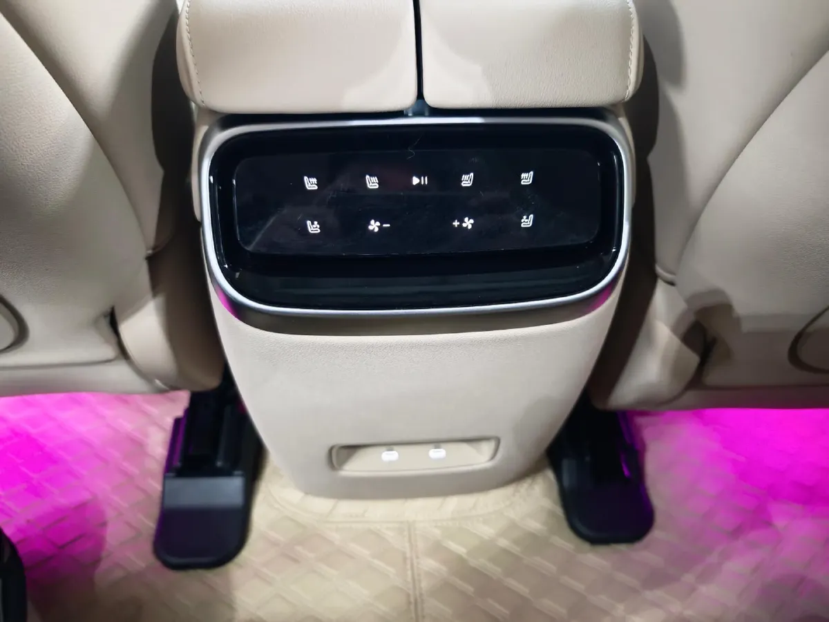 2022 Infiniti Q50L 2.0T 211HP L4 7AT,autocango,china used car exporter,china ev exporter,chinese used car exporter,chinese used ev exporter