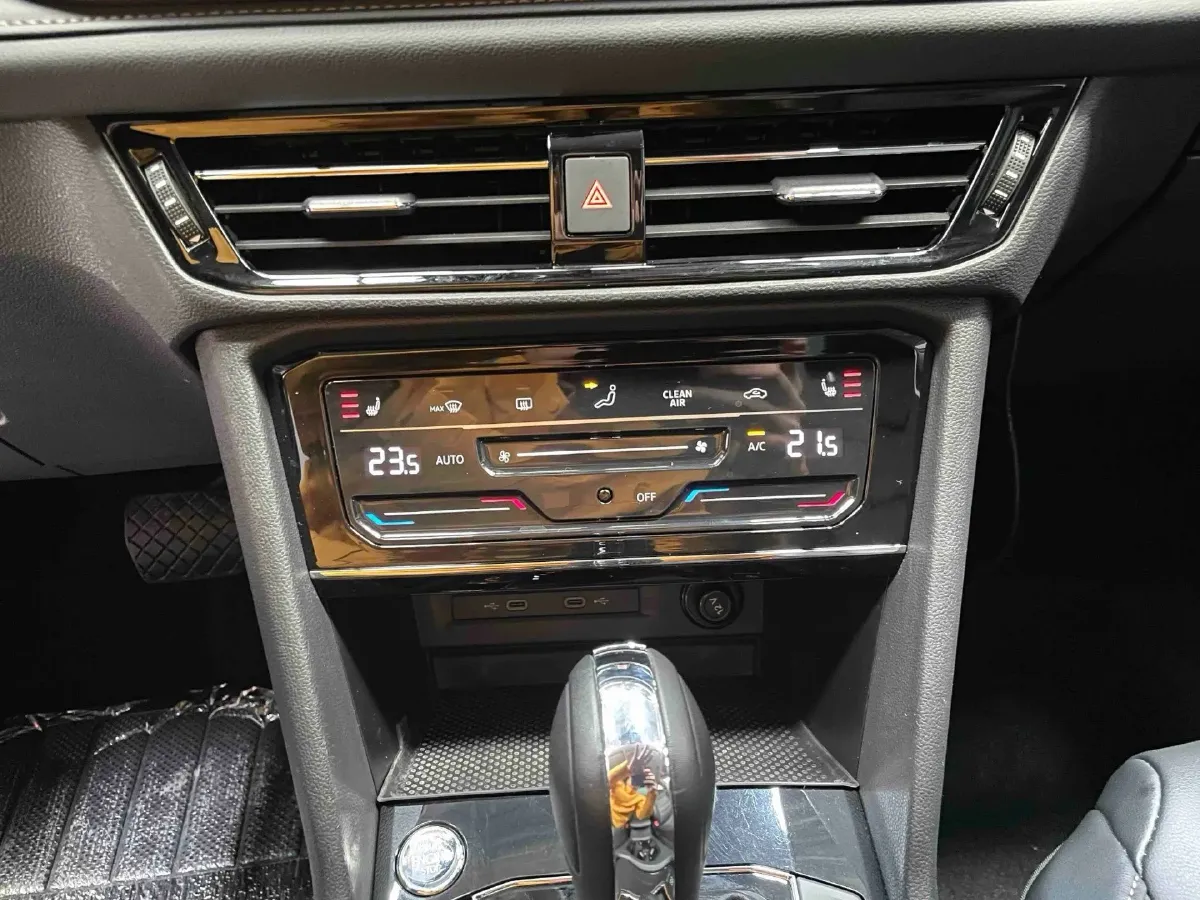 2021 Volkswagen Tharu 1.4T 150HP L4 7DCT,autocango,china used car exporter,china ev exporter,chinese used car exporter,chinese used ev exporter