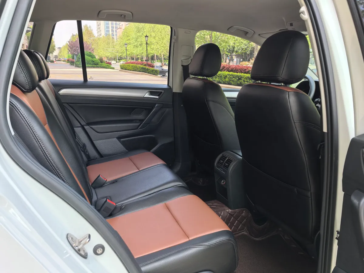 2018 Volkswagen Golf Sportsvan 1.6L 110HP L4 6AT,autocango,china used car exporter,china ev exporter,chinese used car exporter,chinese used ev exporter