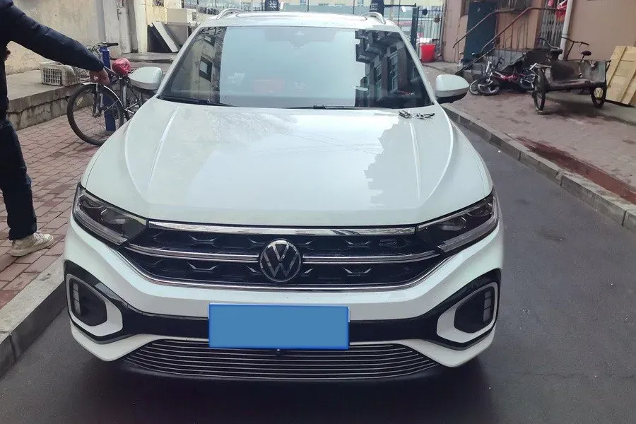 2023 Volkswagen T-Roc 1.5T 160HP L4 7DCT,autocango,china used car exporter,china ev exporter,chinese used car exporter,chinese used ev exporter