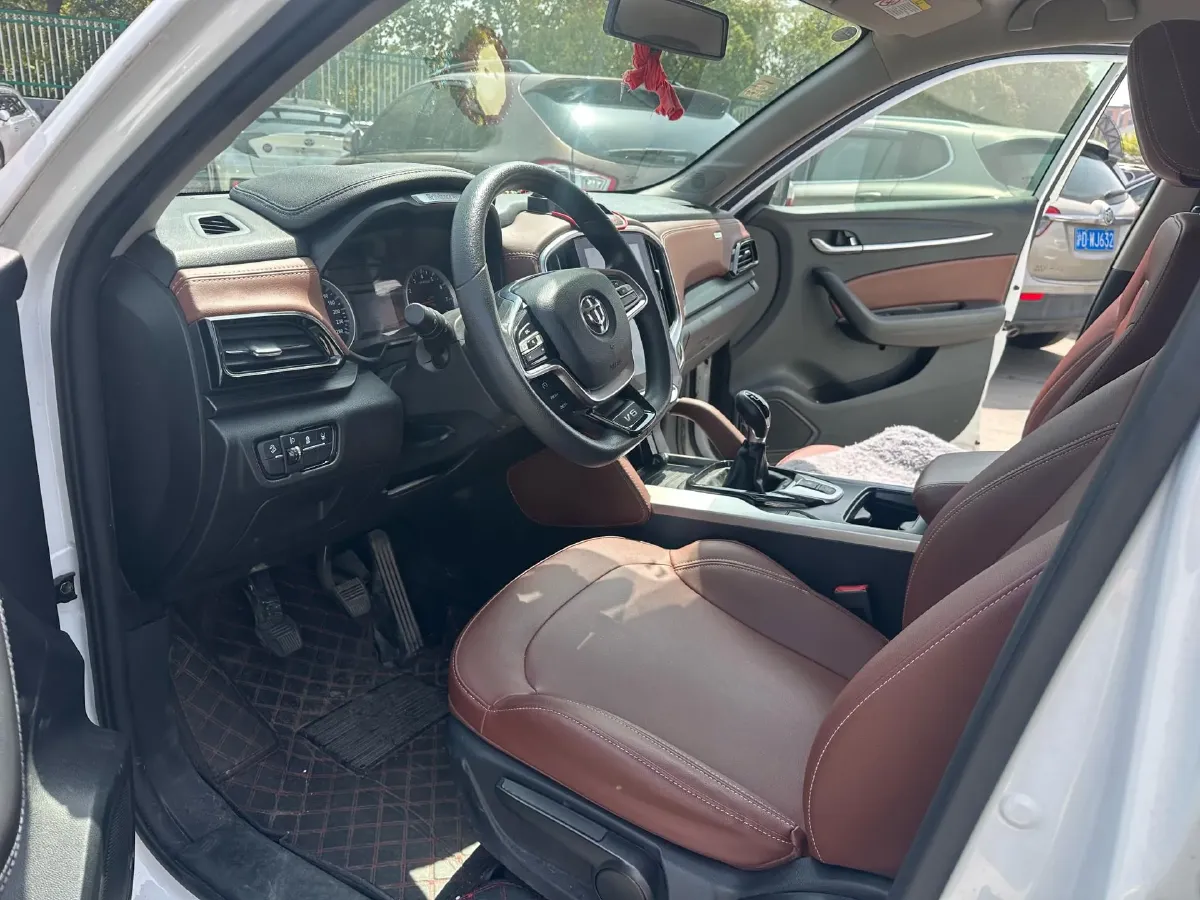 2018 Brilliance Auto V6 1.5T 150HP L4 6MT,autocango,china used car exporter,china ev exporter,chinese used car exporter,chinese used ev exporter