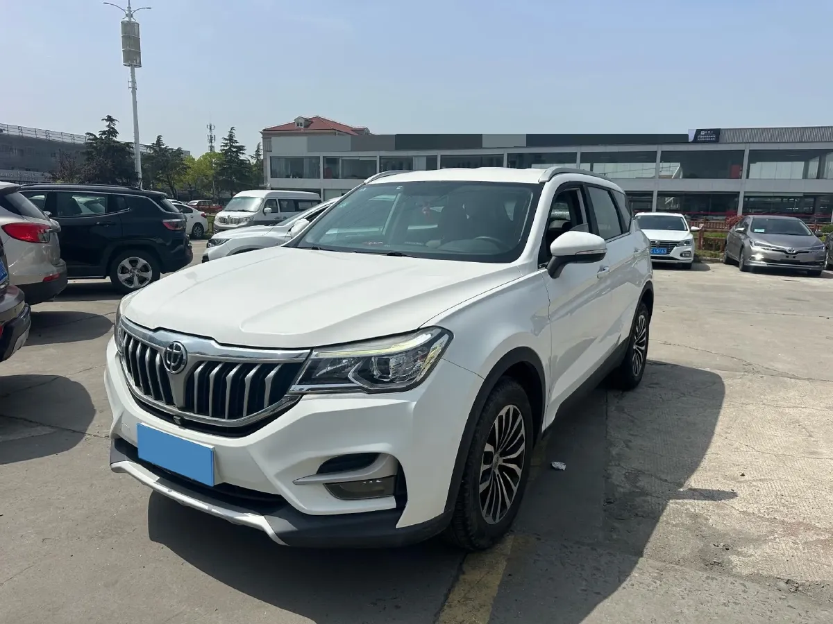2018 Brilliance Auto V6 1.5T 150HP L4 6MT,autocango,china used car exporter,china ev exporter,chinese used car exporter,chinese used ev exporter