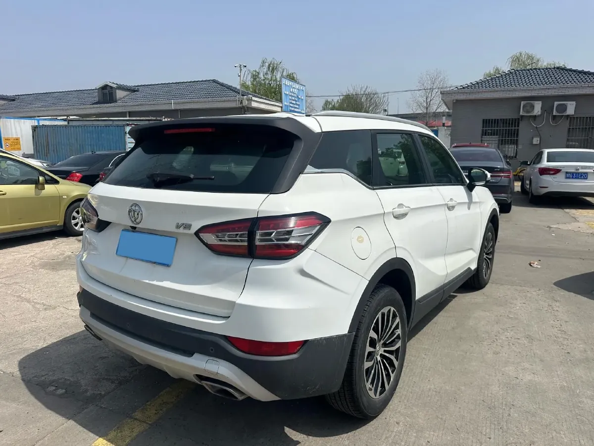 2018 Brilliance Auto V6 1.5T 150HP L4 6MT,autocango,china used car exporter,china ev exporter,chinese used car exporter,chinese used ev exporter