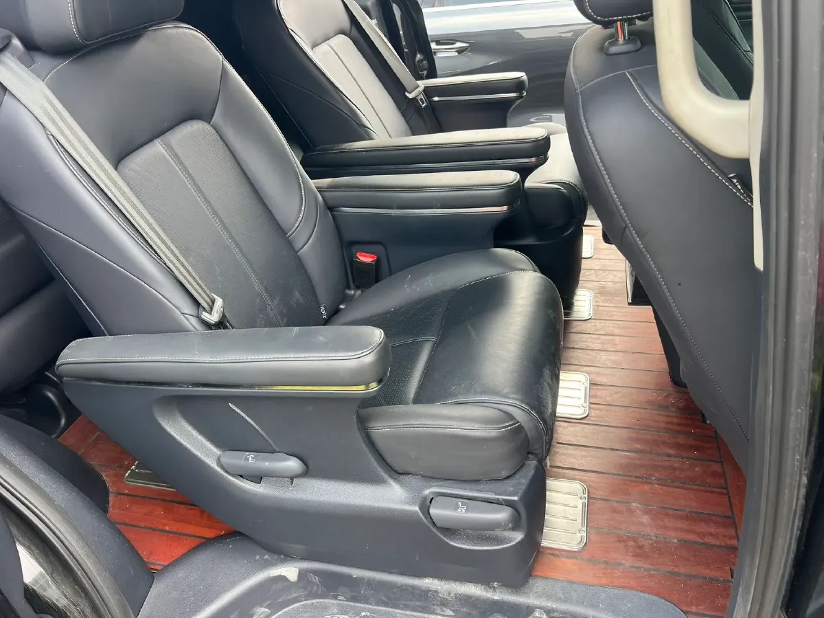 2021 GAC Trumpchi M8 2.0T 252HP L4 8AT,autocango,china used car exporter,china ev exporter,chinese used car exporter,chinese used ev exporter