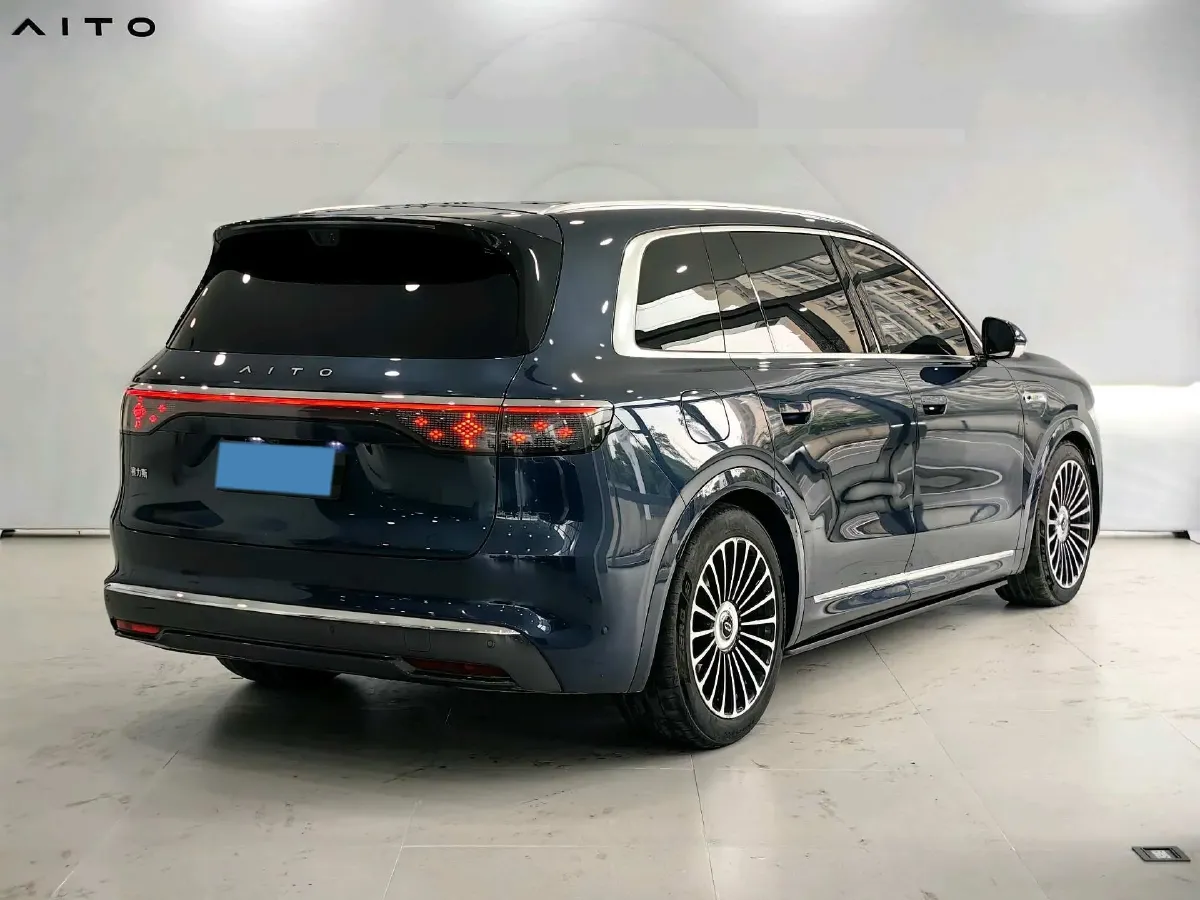 2025 AITO AITO M8 REEV 160HP REEV 53.4KWH,autocango,china used car exporter,china ev exporter,chinese used car exporter,chinese used ev exporter