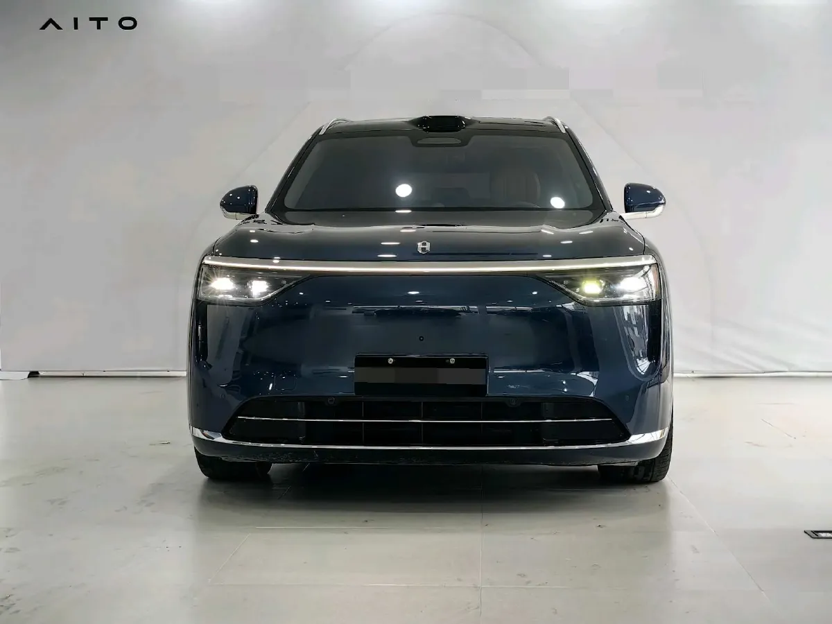 2025 AITO AITO M8 REEV 160HP REEV 53.4KWH,autocango,china used car exporter,china ev exporter,chinese used car exporter,chinese used ev exporter