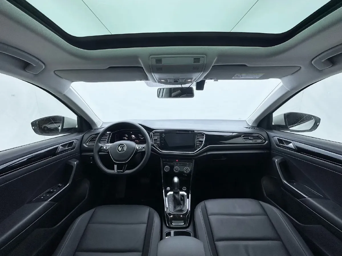 2022 Volkswagen T-Roc 1.4T 150HP L4 7DCT,autocango,china used car exporter,china ev exporter,chinese used car exporter,chinese used ev exporter