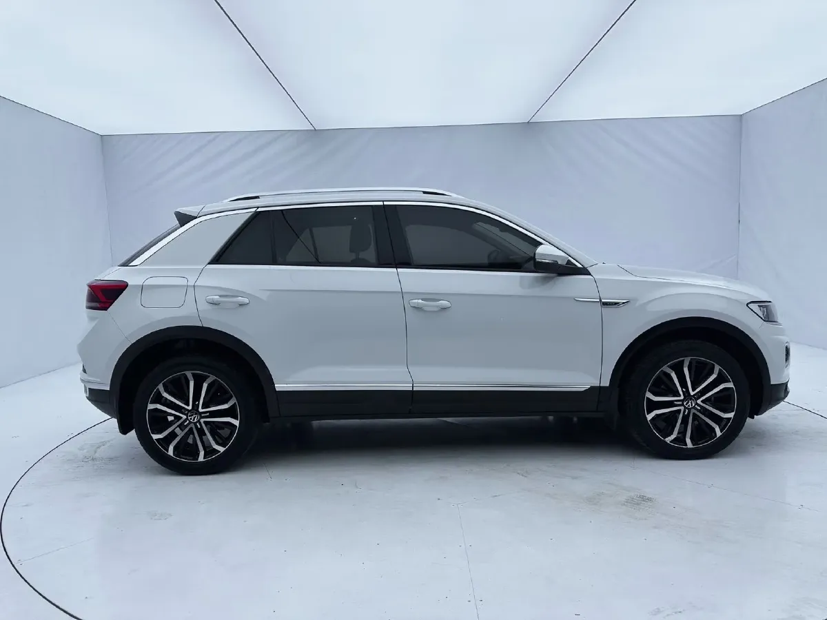 2022 Volkswagen T-Roc 1.4T 150HP L4 7DCT,autocango,china used car exporter,china ev exporter,chinese used car exporter,chinese used ev exporter