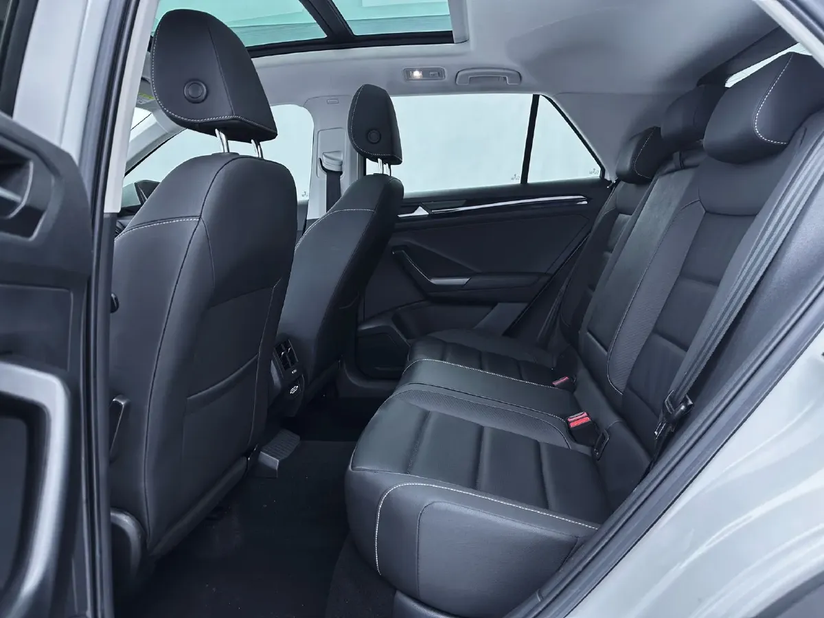 2022 Volkswagen T-Roc 1.4T 150HP L4 7DCT,autocango,china used car exporter,china ev exporter,chinese used car exporter,chinese used ev exporter