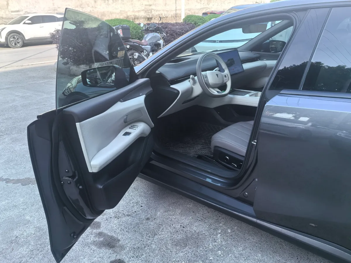 2025 Deepal L07 BEV 56.12KWH,autocango,china used car exporter,china ev exporter,chinese used car exporter,chinese used ev exporter