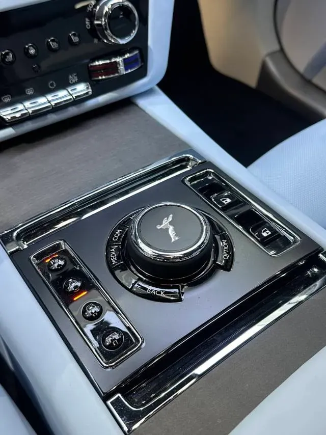 2021 Rolls-Royce Ghost 6.7T 571HP V12 8AT,autocango,china used car exporter,china ev exporter,chinese used car exporter,chinese used ev exporter