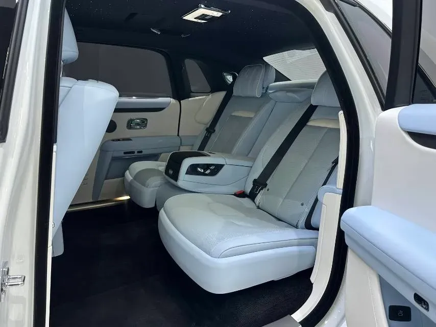 2021 Rolls-Royce Ghost 6.7T 571HP V12 8AT,autocango,china used car exporter,china ev exporter,chinese used car exporter,chinese used ev exporter