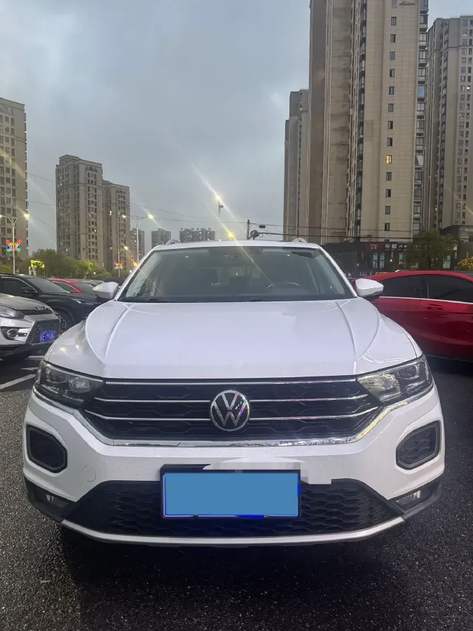 2022 Volkswagen T-Roc 1.4T 150HP L4 7DCT,autocango,china used car exporter,china ev exporter,chinese used car exporter,chinese used ev exporter