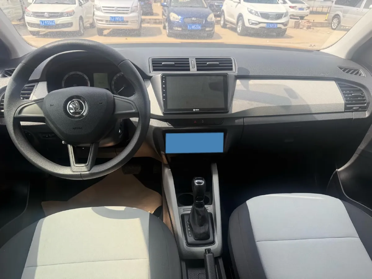 2017 Skoda Fabia 1.4L 90HP L4 6AT,autocango,china used car exporter,china ev exporter,chinese used car exporter,chinese used ev exporter