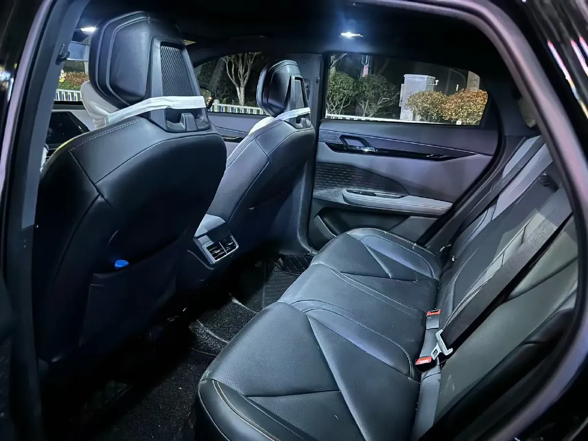 2022 ChangAn UNI-V 1.5T 188HP L4 7DCT,autocango,china used car exporter,china ev exporter,chinese used car exporter,chinese used ev exporter