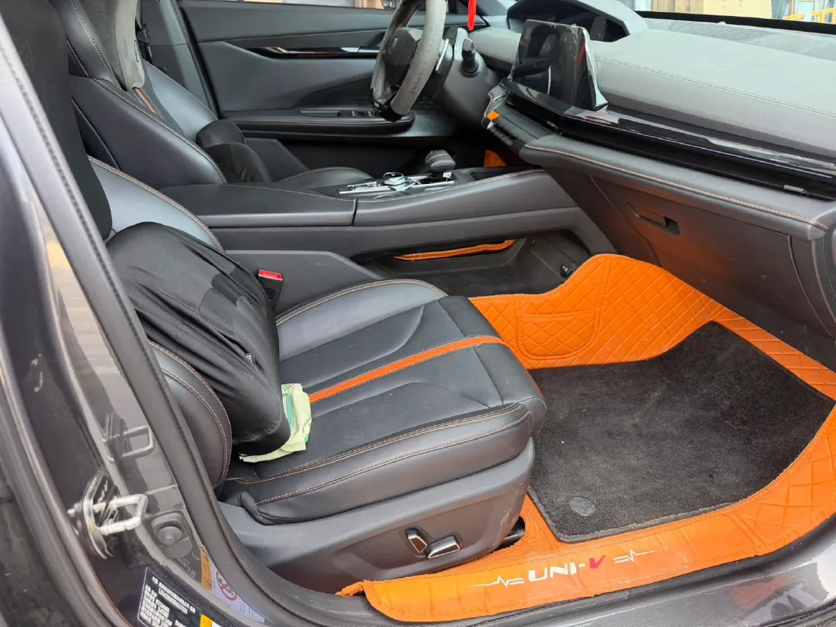 2024 ChangAn UNI-V 1.5T 188HP L4 7DCT,autocango,china used car exporter,china ev exporter,chinese used car exporter,chinese used ev exporter