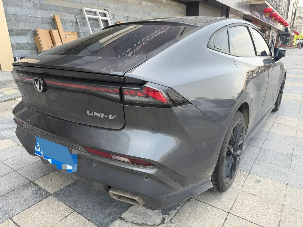 2024 ChangAn UNI-V 1.5T 188HP L4 7DCT,autocango,china used car exporter,china ev exporter,chinese used car exporter,chinese used ev exporter