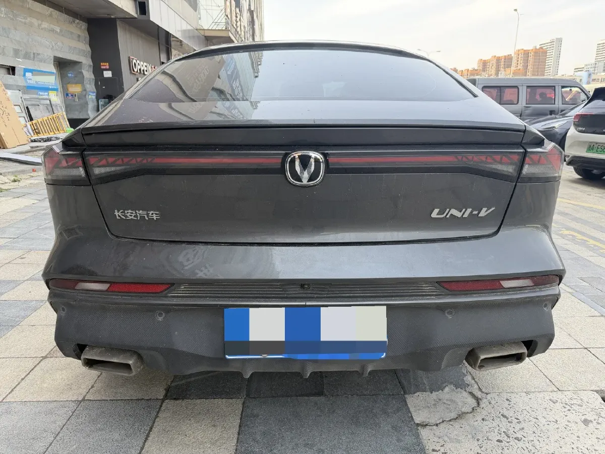 2024 ChangAn UNI-V 1.5T 188HP L4 7DCT,autocango,china used car exporter,china ev exporter,chinese used car exporter,chinese used ev exporter