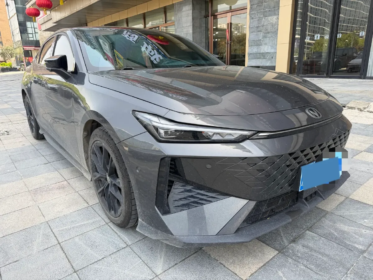 2024 ChangAn UNI-V 1.5T 188HP L4 7DCT,autocango,china used car exporter,china ev exporter,chinese used car exporter,chinese used ev exporter