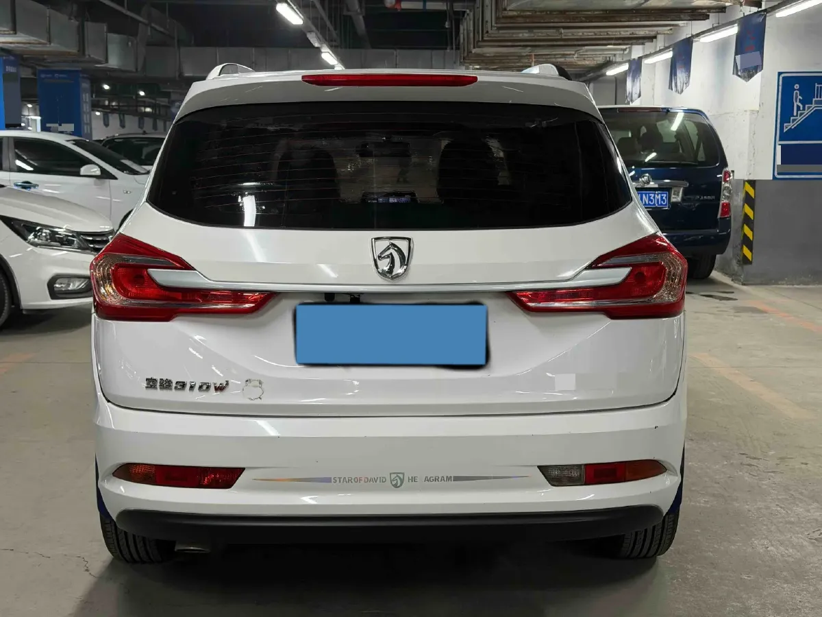2017 BaoJun 310W 1.5L 112HP L4 6MT,autocango,china used car exporter,china ev exporter,chinese used car exporter,chinese used ev exporter
