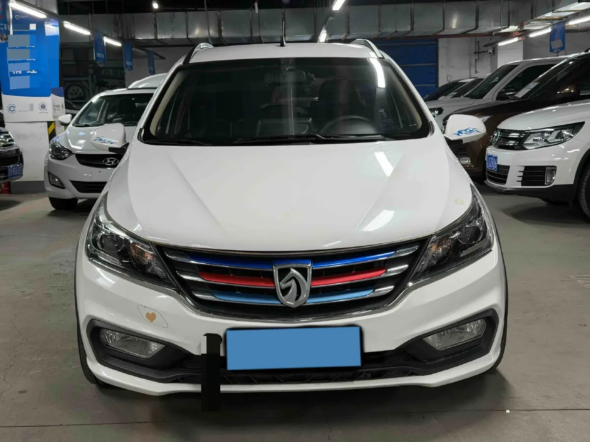 2017 BaoJun 310W 1.5L 112HP L4 6MT,autocango,china used car exporter,china ev exporter,chinese used car exporter,chinese used ev exporter